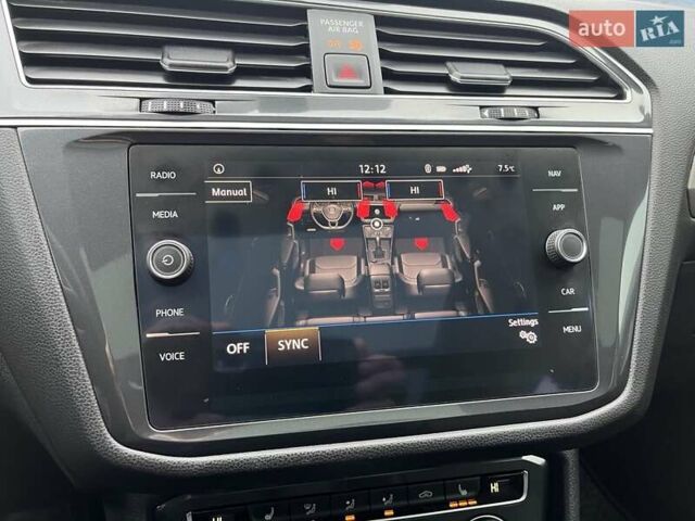 Чорний Фольксваген Тігуан, об'ємом двигуна 2 л та пробігом 124 тис. км за 19500 $, фото 58 на Automoto.ua