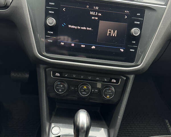 Черный Фольксваген Тигуан, объемом двигателя 1.98 л и пробегом 71 тыс. км за 18999 $, фото 13 на Automoto.ua