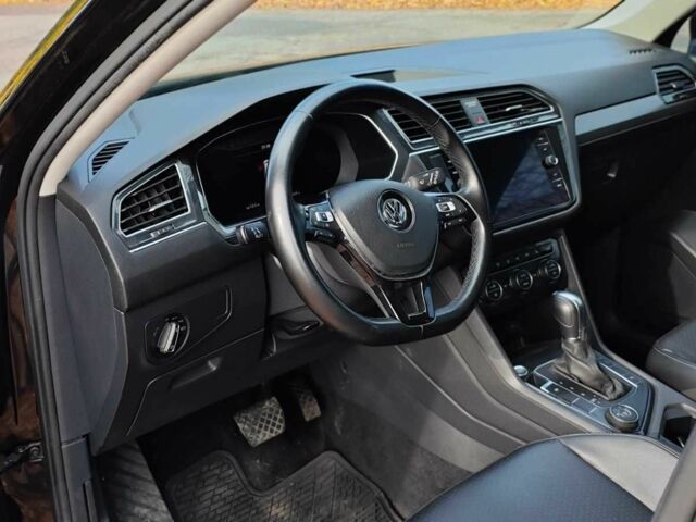 Черный Фольксваген Тигуан, объемом двигателя 2 л и пробегом 314 тыс. км за 14700 $, фото 17 на Automoto.ua