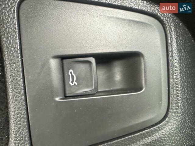 Черный Фольксваген Тигуан, объемом двигателя 2 л и пробегом 43 тыс. км за 19650 $, фото 13 на Automoto.ua