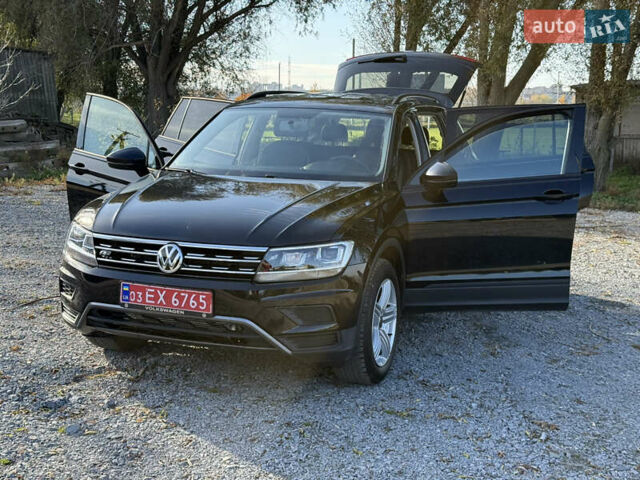 Черный Фольксваген Тигуан, объемом двигателя 2 л и пробегом 70 тыс. км за 16700 $, фото 21 на Automoto.ua