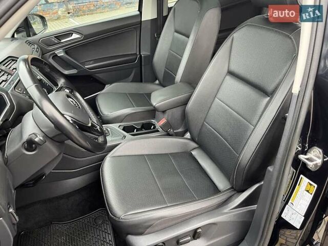 Чорний Фольксваген Тігуан, об'ємом двигуна 2 л та пробігом 124 тис. км за 19500 $, фото 35 на Automoto.ua