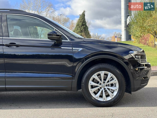 Чорний Фольксваген Тігуан, об'ємом двигуна 2 л та пробігом 109 тис. км за 18950 $, фото 11 на Automoto.ua