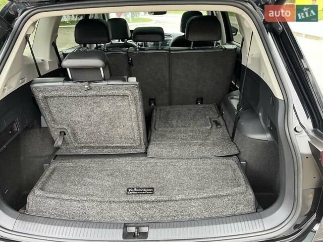 Чорний Фольксваген Тігуан, об'ємом двигуна 2 л та пробігом 124 тис. км за 19500 $, фото 48 на Automoto.ua