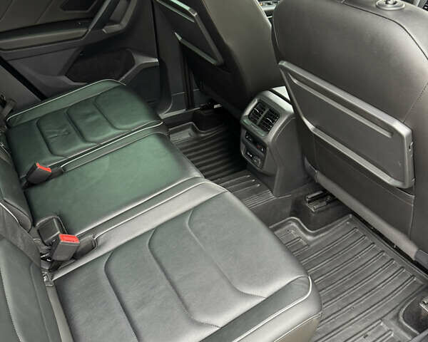 Черный Фольксваген Тигуан, объемом двигателя 1.98 л и пробегом 103 тыс. км за 31000 $, фото 15 на Automoto.ua