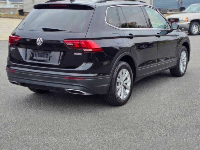 Черный Фольксваген Тигуан, объемом двигателя 2 л и пробегом 41 тыс. км за 8200 $, фото 3 на Automoto.ua