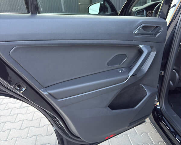 Черный Фольксваген Тигуан, объемом двигателя 2 л и пробегом 231 тыс. км за 16300 $, фото 37 на Automoto.ua