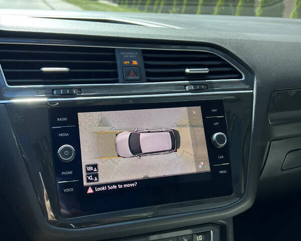 Черный Фольксваген Тигуан, объемом двигателя 1.98 л и пробегом 99 тыс. км за 20300 $, фото 22 на Automoto.ua