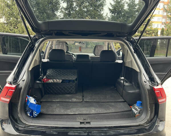 Черный Фольксваген Тигуан, объемом двигателя 2 л и пробегом 130 тыс. км за 18500 $, фото 15 на Automoto.ua