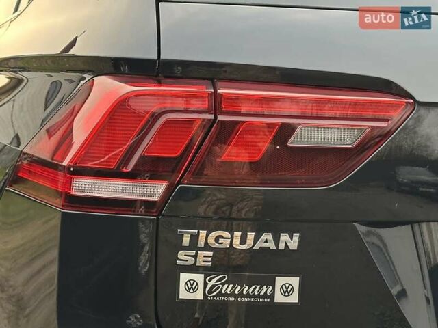 Чорний Фольксваген Тігуан, об'ємом двигуна 2 л та пробігом 200 тис. км за 15900 $, фото 19 на Automoto.ua