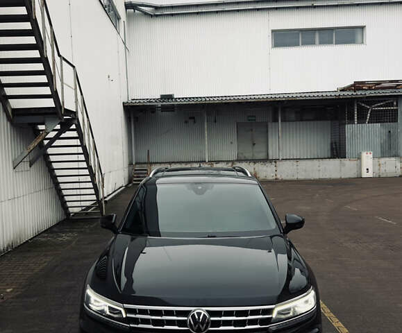 Чорний Фольксваген Тігуан, об'ємом двигуна 1.98 л та пробігом 101 тис. км за 19600 $, фото 4 на Automoto.ua