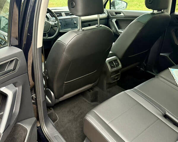 Чорний Фольксваген Тігуан, об'ємом двигуна 2 л та пробігом 159 тис. км за 19000 $, фото 12 на Automoto.ua