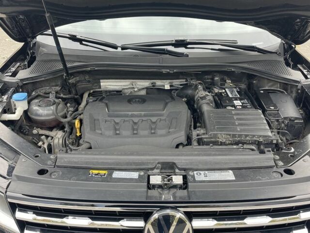 Черный Фольксваген Тигуан, объемом двигателя 2 л и пробегом 129 тыс. км за 19000 $, фото 20 на Automoto.ua