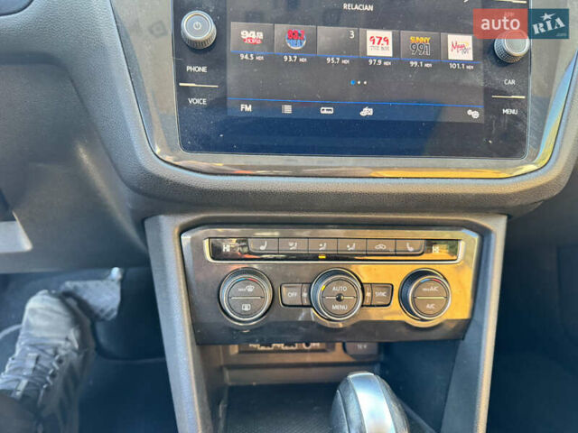 Черный Фольксваген Тигуан, объемом двигателя 2 л и пробегом 133 тыс. км за 11900 $, фото 29 на Automoto.ua