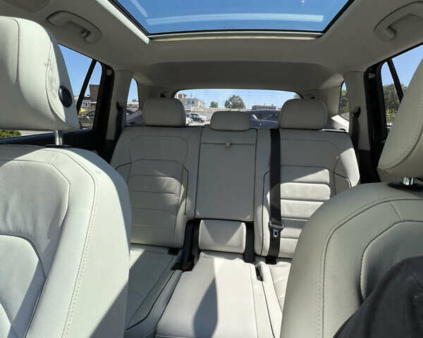 Черный Фольксваген Тигуан, объемом двигателя 1.98 л и пробегом 99 тыс. км за 20300 $, фото 28 на Automoto.ua