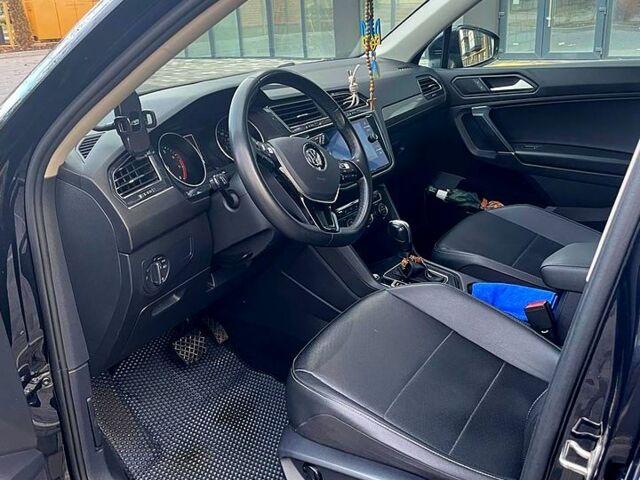 Черный Фольксваген Тигуан, объемом двигателя 2 л и пробегом 133 тыс. км за 22000 $, фото 6 на Automoto.ua