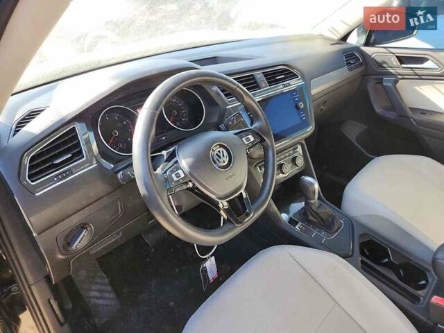 Черный Фольксваген Тигуан, объемом двигателя 2 л и пробегом 138 тыс. км за 12490 $, фото 22 на Automoto.ua
