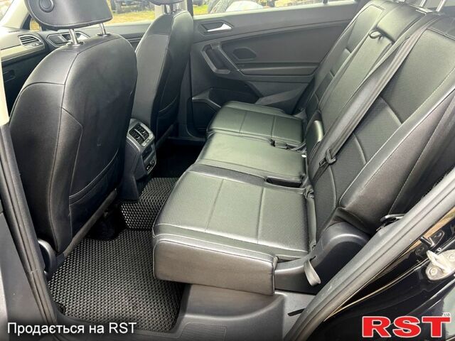 Черный Фольксваген Тигуан, объемом двигателя 2 л и пробегом 170 тыс. км за 21500 $, фото 11 на Automoto.ua