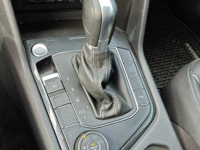 Черный Фольксваген Тигуан, объемом двигателя 2 л и пробегом 314 тыс. км за 14700 $, фото 19 на Automoto.ua