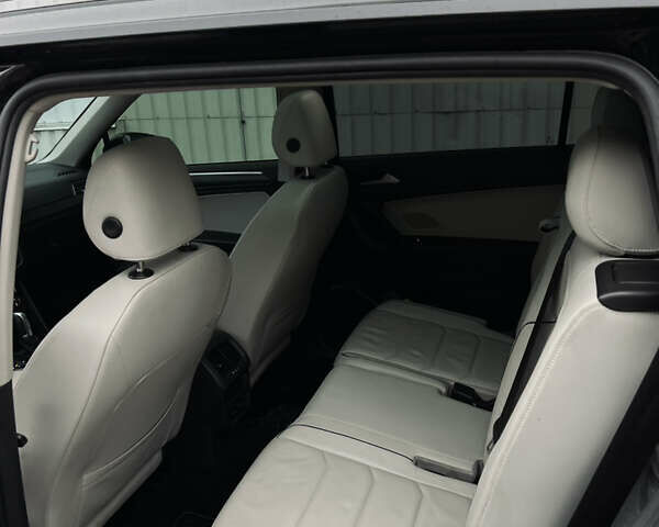 Чорний Фольксваген Тігуан, об'ємом двигуна 1.98 л та пробігом 101 тис. км за 19600 $, фото 14 на Automoto.ua