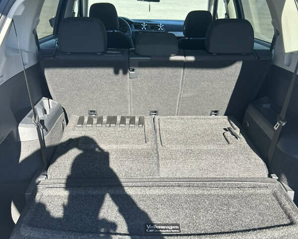 Чорний Фольксваген Тігуан, об'ємом двигуна 2 л та пробігом 76 тис. км за 18900 $, фото 8 на Automoto.ua