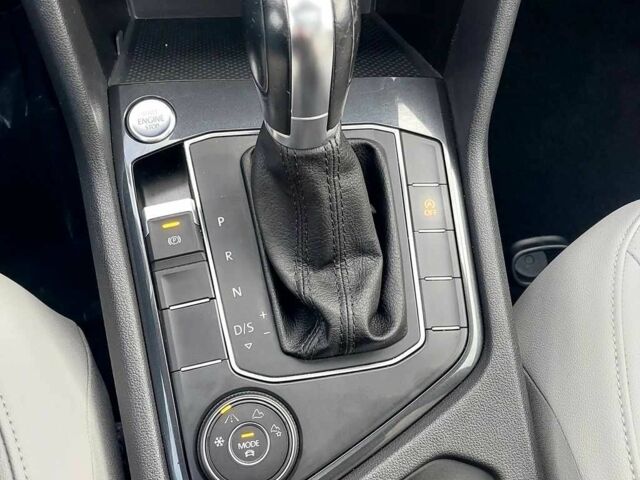 Черный Фольксваген Тигуан, объемом двигателя 2 л и пробегом 76 тыс. км за 9300 $, фото 7 на Automoto.ua