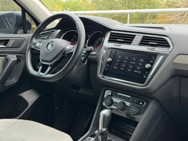 Чорний Фольксваген Тігуан, об'ємом двигуна 2 л та пробігом 117 тис. км за 19650 $, фото 15 на Automoto.ua