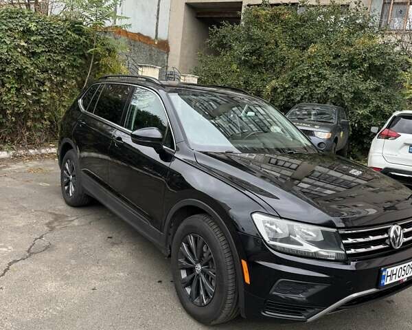 Чорний Фольксваген Тігуан, об'ємом двигуна 1.98 л та пробігом 199 тис. км за 17100 $, фото 4 на Automoto.ua