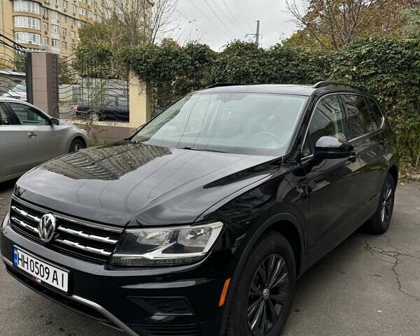 Чорний Фольксваген Тігуан, об'ємом двигуна 1.98 л та пробігом 199 тис. км за 17100 $, фото 2 на Automoto.ua