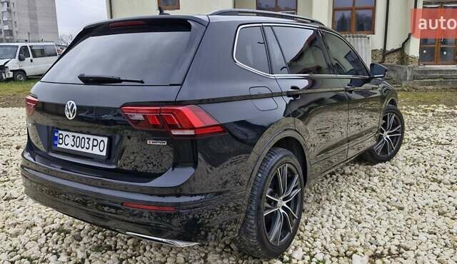 Черный Фольксваген Тигуан, объемом двигателя 2 л и пробегом 82 тыс. км за 21500 $, фото 6 на Automoto.ua