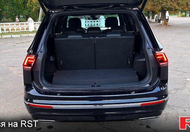 Чорний Фольксваген Тігуан, об'ємом двигуна 2 л та пробігом 237 тис. км за 27900 $, фото 9 на Automoto.ua