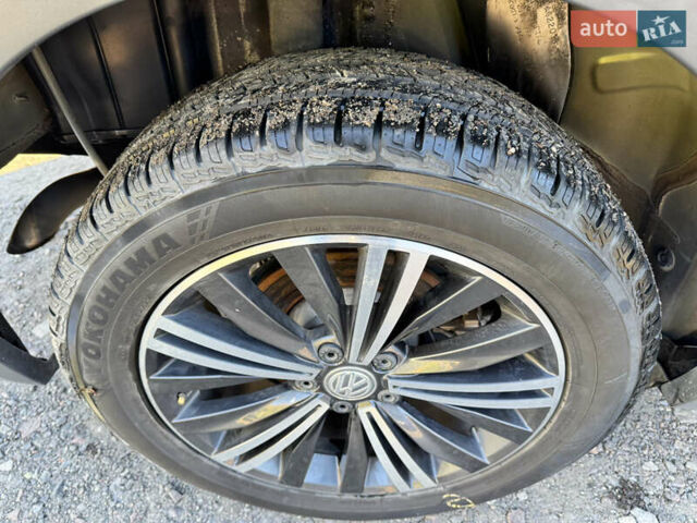 Черный Фольксваген Тигуан, объемом двигателя 2 л и пробегом 133 тыс. км за 11900 $, фото 19 на Automoto.ua