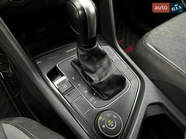 Черный Фольксваген Тигуан, объемом двигателя 1.98 л и пробегом 125 тыс. км за 19500 $, фото 26 на Automoto.ua