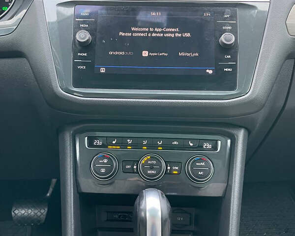 Черный Фольксваген Тигуан, объемом двигателя 2 л и пробегом 183 тыс. км за 19600 $, фото 17 на Automoto.ua