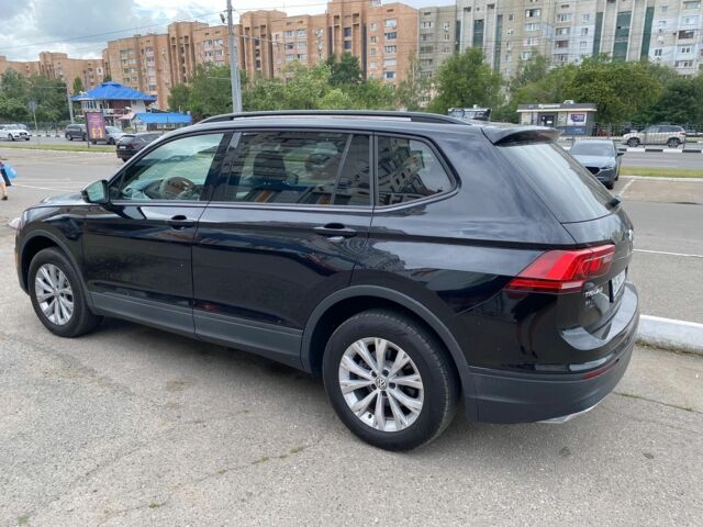 Чорний Фольксваген Тігуан, об'ємом двигуна 2 л та пробігом 66 тис. км за 19499 $, фото 2 на Automoto.ua