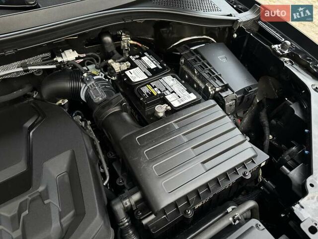 Чорний Фольксваген Тігуан, об'ємом двигуна 2 л та пробігом 200 тис. км за 15900 $, фото 50 на Automoto.ua