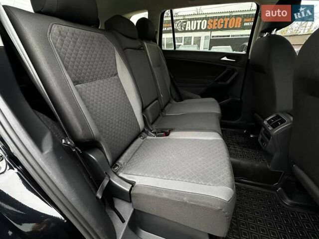 Черный Фольксваген Тигуан, объемом двигателя 1.98 л и пробегом 125 тыс. км за 19500 $, фото 15 на Automoto.ua