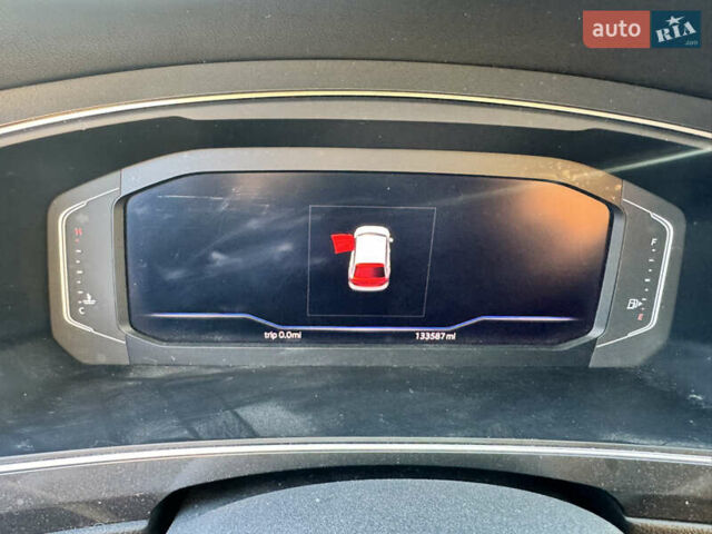 Черный Фольксваген Тигуан, объемом двигателя 2 л и пробегом 133 тыс. км за 11900 $, фото 24 на Automoto.ua