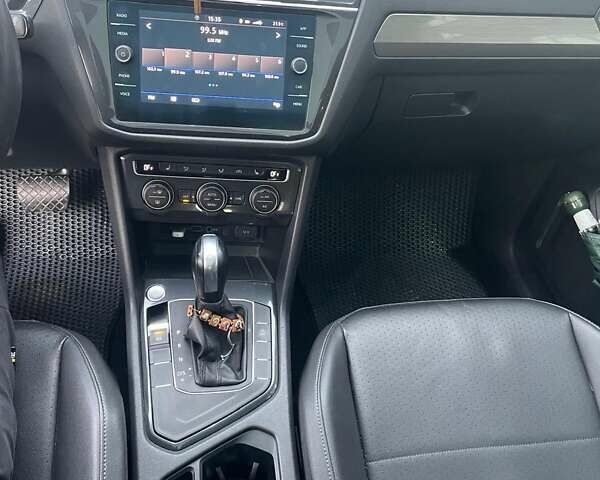 Черный Фольксваген Тигуан, объемом двигателя 1.98 л и пробегом 133 тыс. км за 22000 $, фото 5 на Automoto.ua