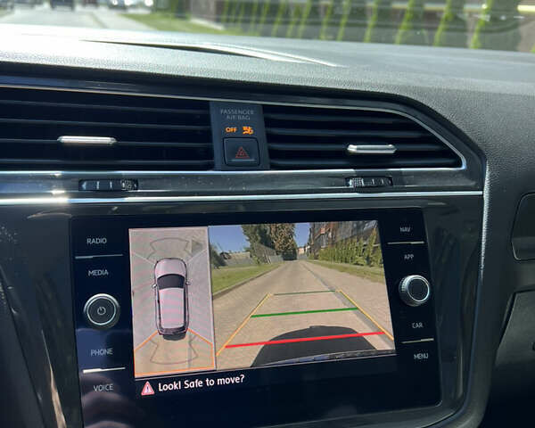 Черный Фольксваген Тигуан, объемом двигателя 1.98 л и пробегом 99 тыс. км за 20300 $, фото 23 на Automoto.ua