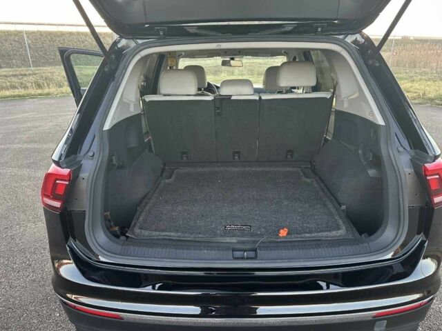 Черный Фольксваген Тигуан, объемом двигателя 2 л и пробегом 109 тыс. км за 11800 $, фото 5 на Automoto.ua