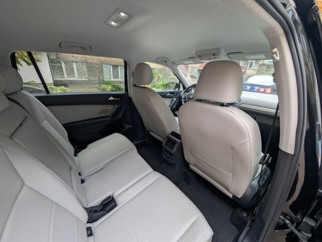 Черный Фольксваген Тигуан, объемом двигателя 2 л и пробегом 53 тыс. км за 20000 $, фото 8 на Automoto.ua