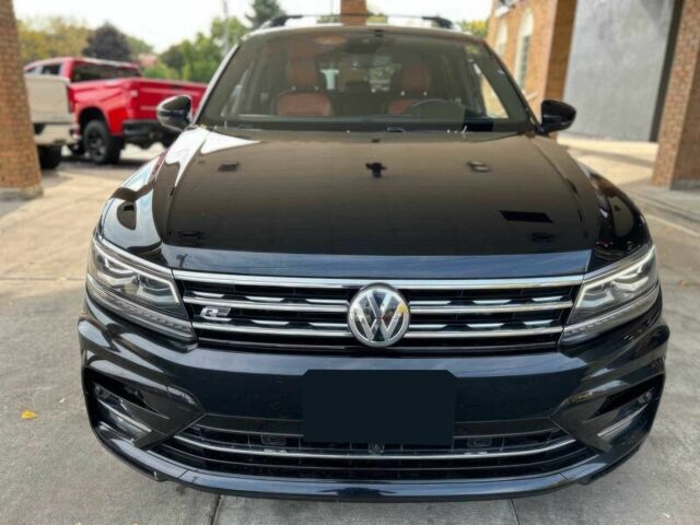 Чорний Фольксваген Тігуан, об'ємом двигуна 2 л та пробігом 43 тис. км за 12200 $, фото 1 на Automoto.ua