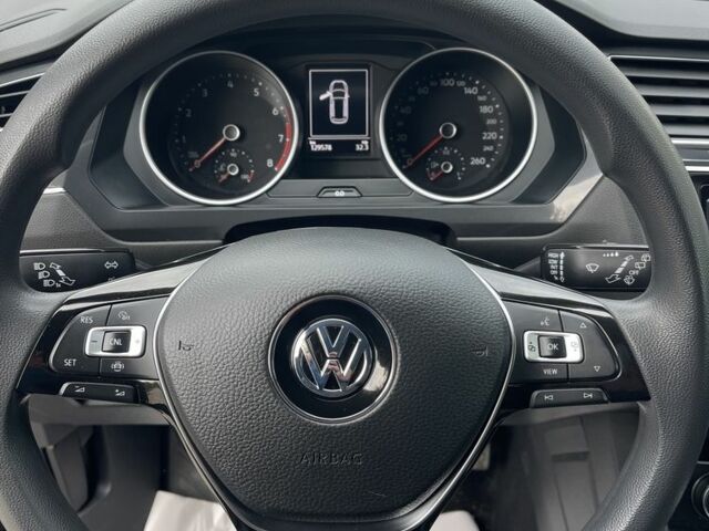 Черный Фольксваген Тигуан, объемом двигателя 2 л и пробегом 129 тыс. км за 19000 $, фото 11 на Automoto.ua