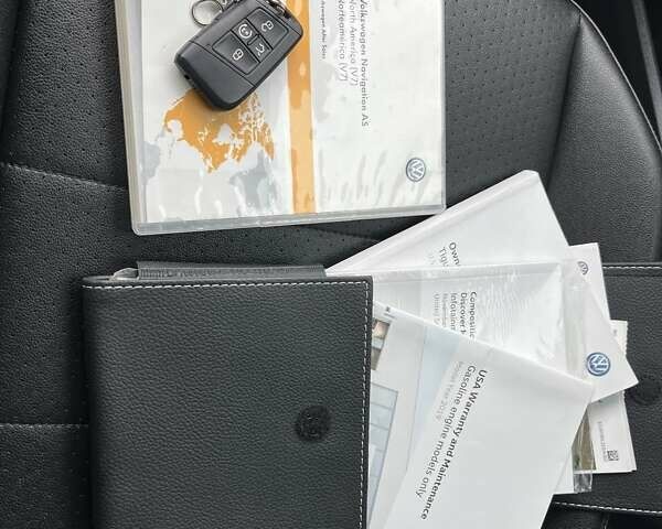 Чорний Фольксваген Тігуан, об'ємом двигуна 2 л та пробігом 124 тис. км за 19500 $, фото 65 на Automoto.ua