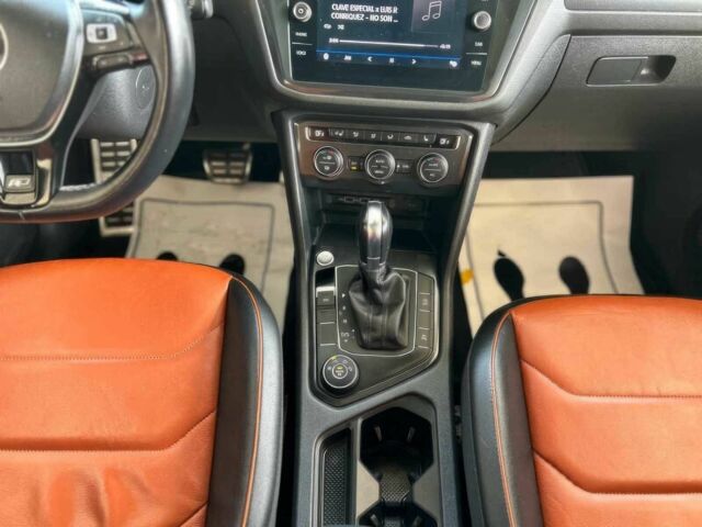 Чорний Фольксваген Тігуан, об'ємом двигуна 2 л та пробігом 43 тис. км за 12200 $, фото 7 на Automoto.ua