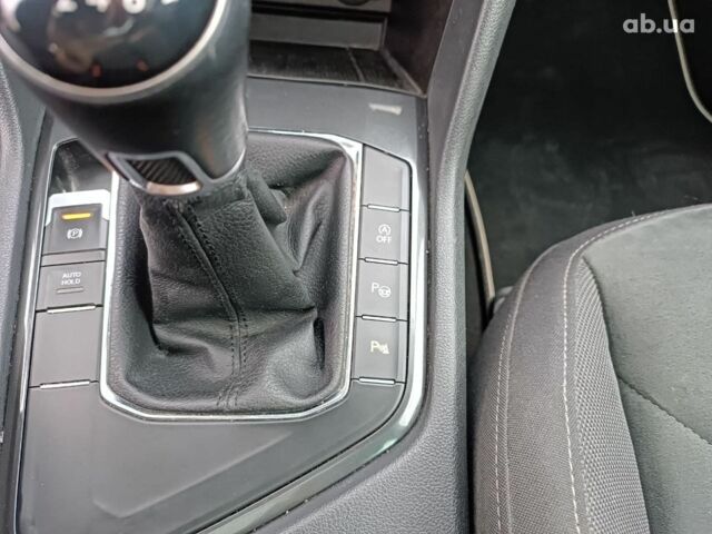 Черный Фольксваген Тигуан, объемом двигателя 2 л и пробегом 190 тыс. км за 23200 $, фото 25 на Automoto.ua