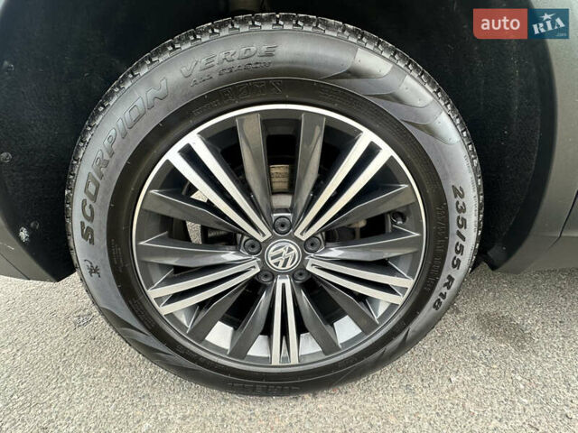 Черный Фольксваген Тигуан, объемом двигателя 2 л и пробегом 43 тыс. км за 19650 $, фото 23 на Automoto.ua