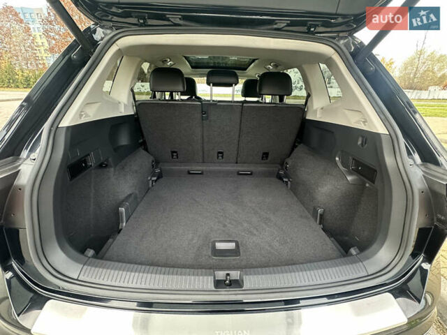 Черный Фольксваген Тигуан, объемом двигателя 2 л и пробегом 43 тыс. км за 19650 $, фото 25 на Automoto.ua