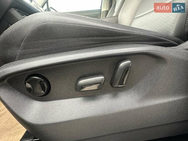 Черный Фольксваген Тигуан, объемом двигателя 2 л и пробегом 43 тыс. км за 19650 $, фото 18 на Automoto.ua